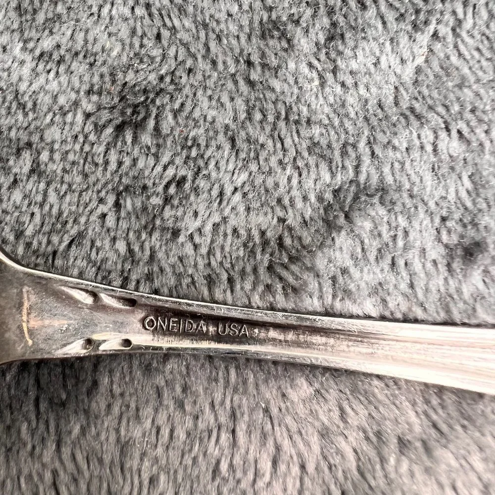 Oneida True Rose Flatware Lot 21 pc Stainless Steel Set Forks Spoons Serving